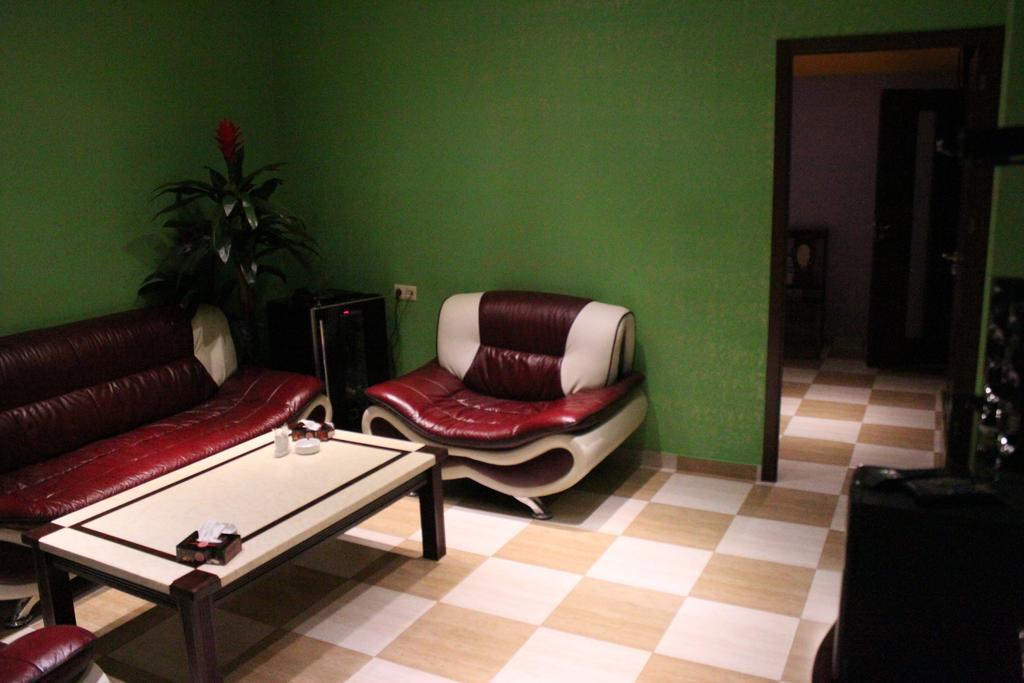 Sochi Plaza Hotel Erevan Quarto foto