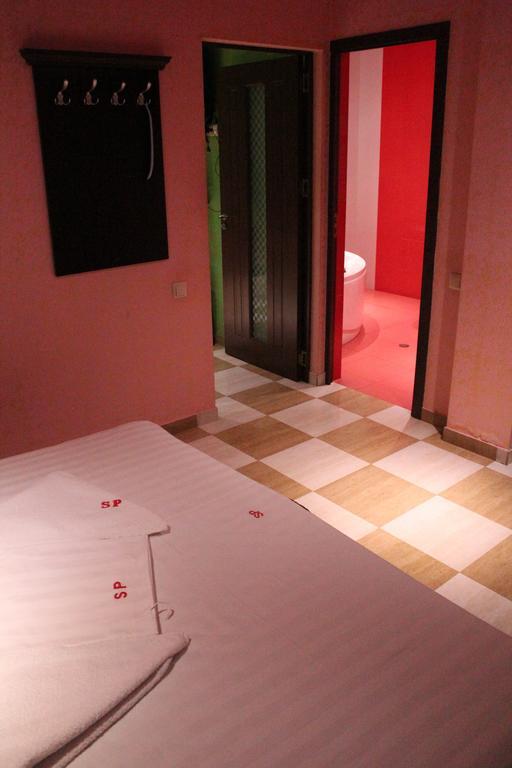 Sochi Plaza Hotel Erevan Quarto foto